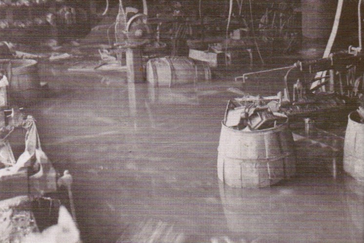 1913年，DELCO办公楼的一层和地下室都被代顿市有史以来最大洪水淹没.jpg