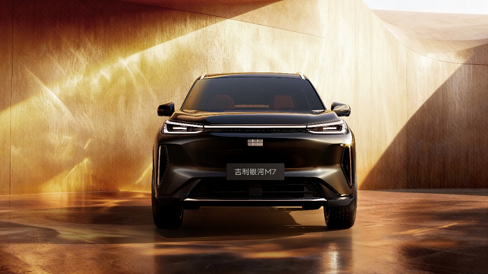 吉利银河M7全球首秀 以三大黄金价值颠覆中级电混SUV市场